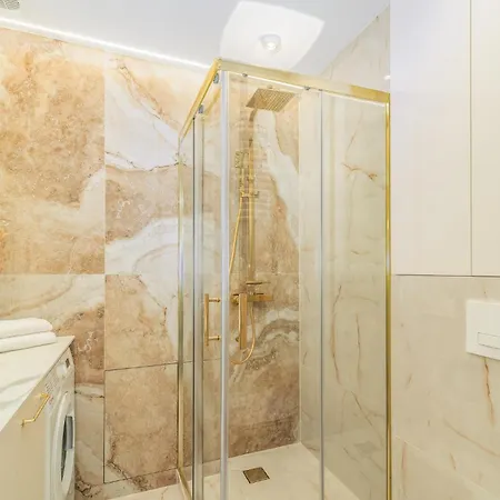 Apartamento Charming With Balcony - By Rentujemy
