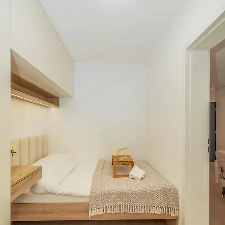 Charming With Balcony - By Rentujemy Apartment *
